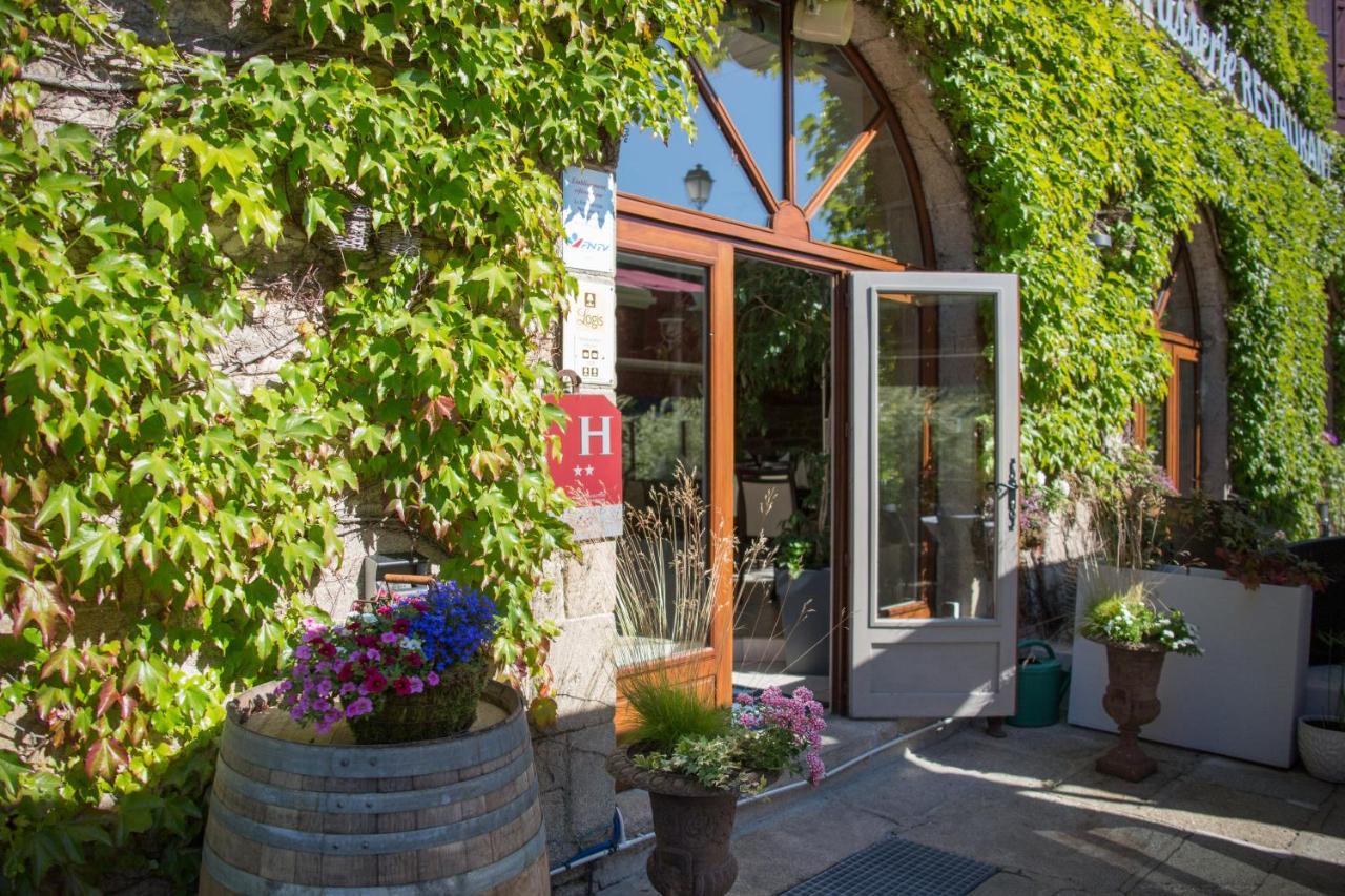 Logis Hotel Restaurant La Brasserie Treignac Exteriér fotografie